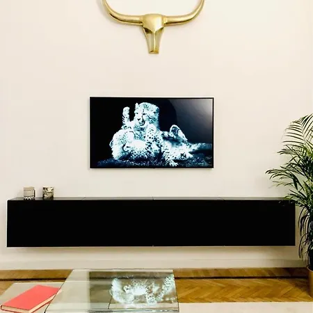 Urban Jungle & Luxury